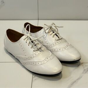 Ollio Women's White Lace-Up Flats Size 7.5